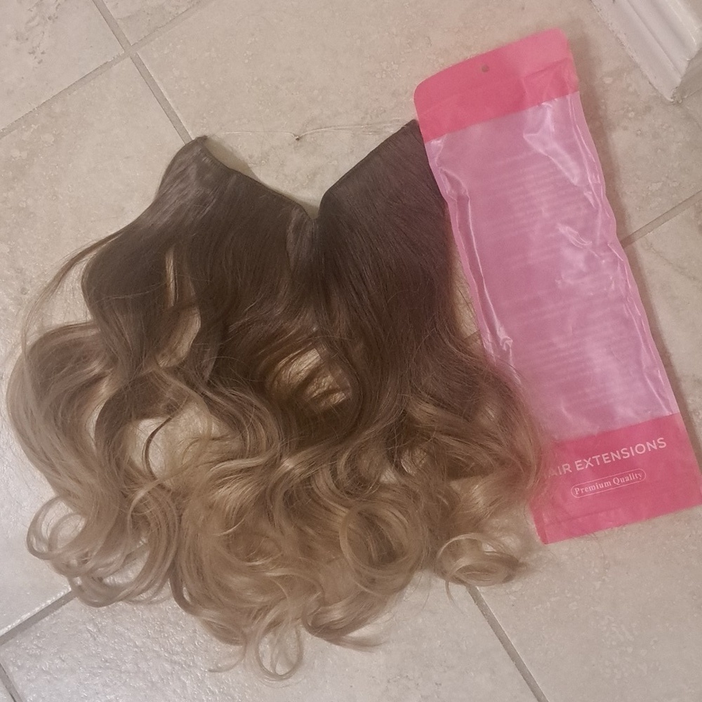 Gorgeous & soft premium quality heat friendly halo hair extensions, wore 1x! - Picture 1 of 4